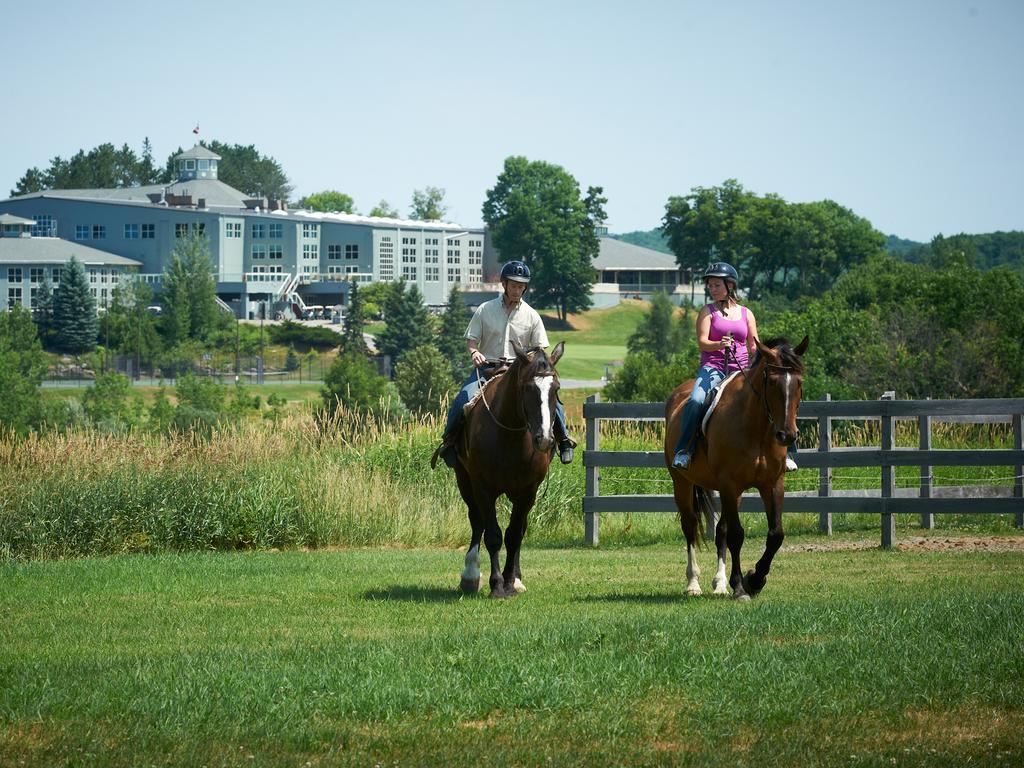 Deerhurst Resort Χάντσβιλ Εξωτερικό φωτογραφία