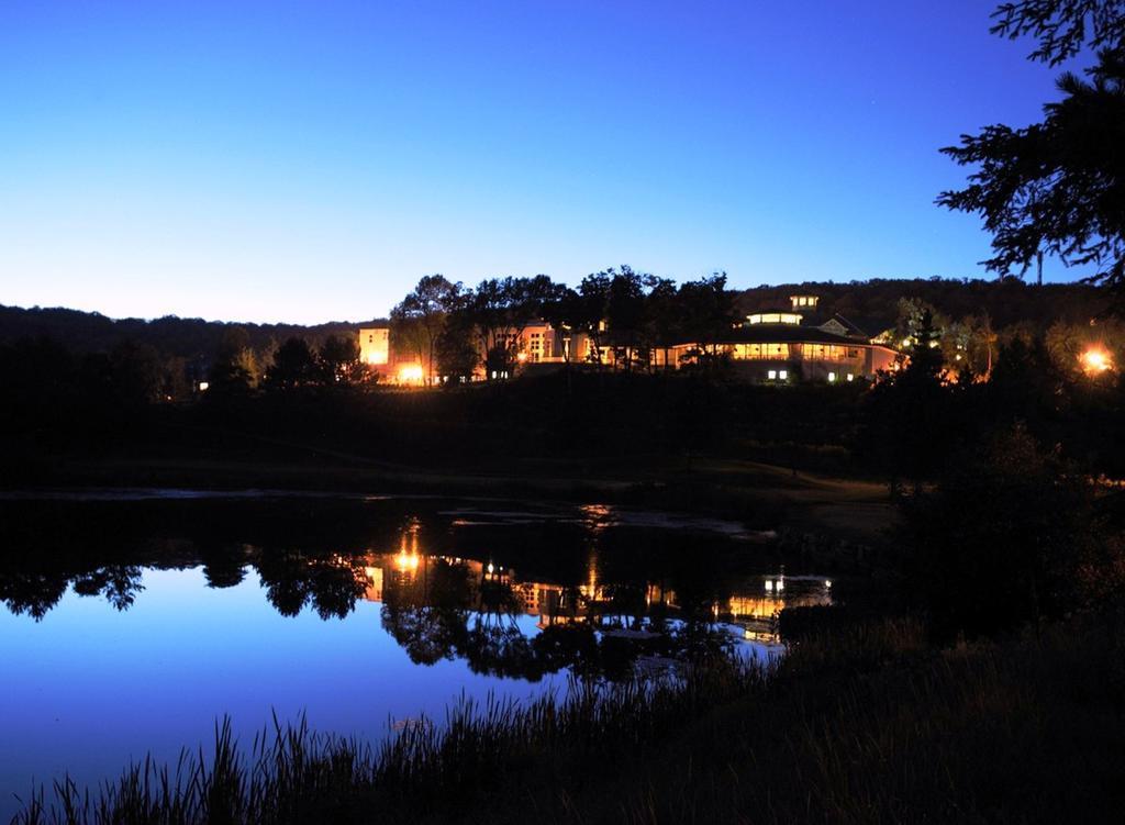 Deerhurst Resort Χάντσβιλ Εξωτερικό φωτογραφία