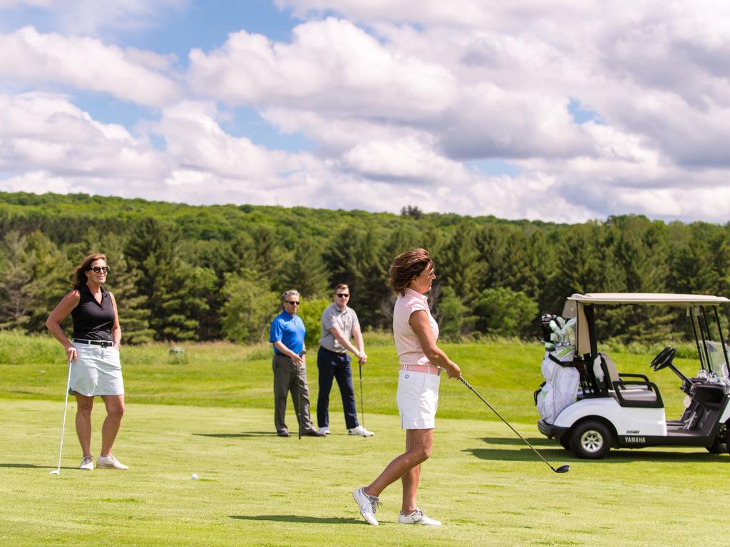 Deerhurst Resort Χάντσβιλ Εξωτερικό φωτογραφία